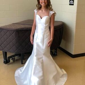 Elegant White Prom Dress